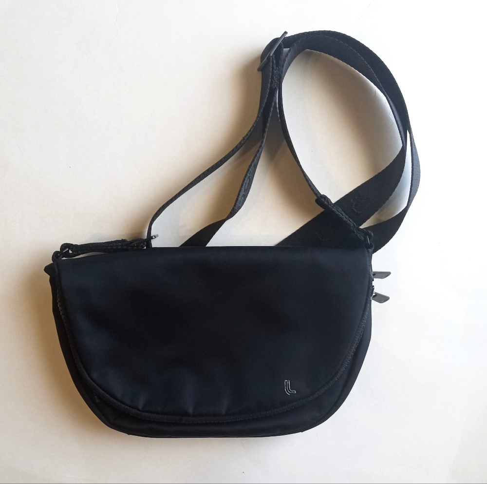 Lole Nylon Black Crossbody Bag Adjustable Strap Unisex NWOT